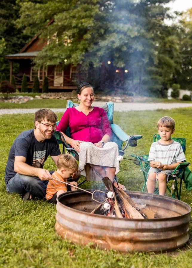 Blue Spruce . Trailside Lodging Vila Millersburg Exterior foto